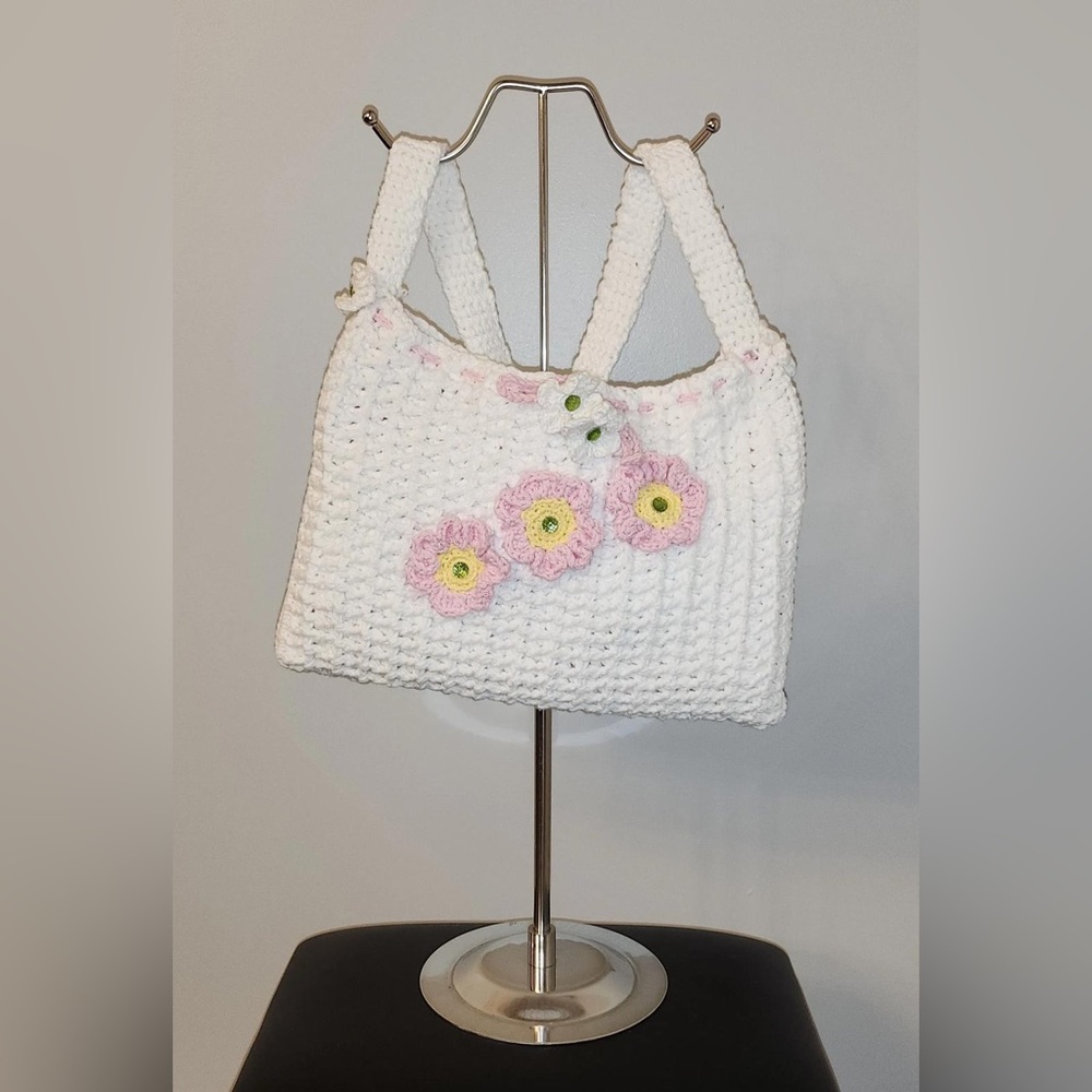 Medium size white handbag with floral accents handmade